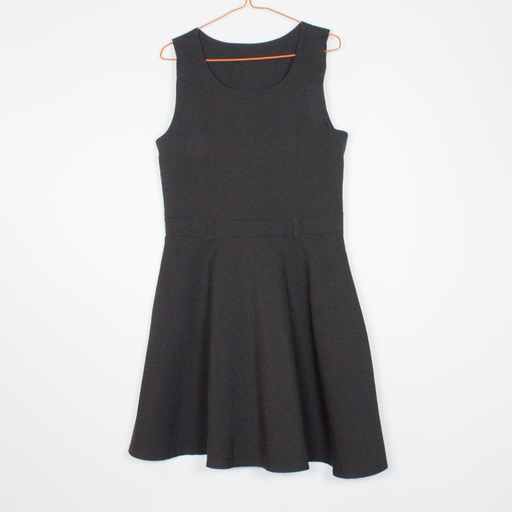 9-10Y
Black School Pinafore